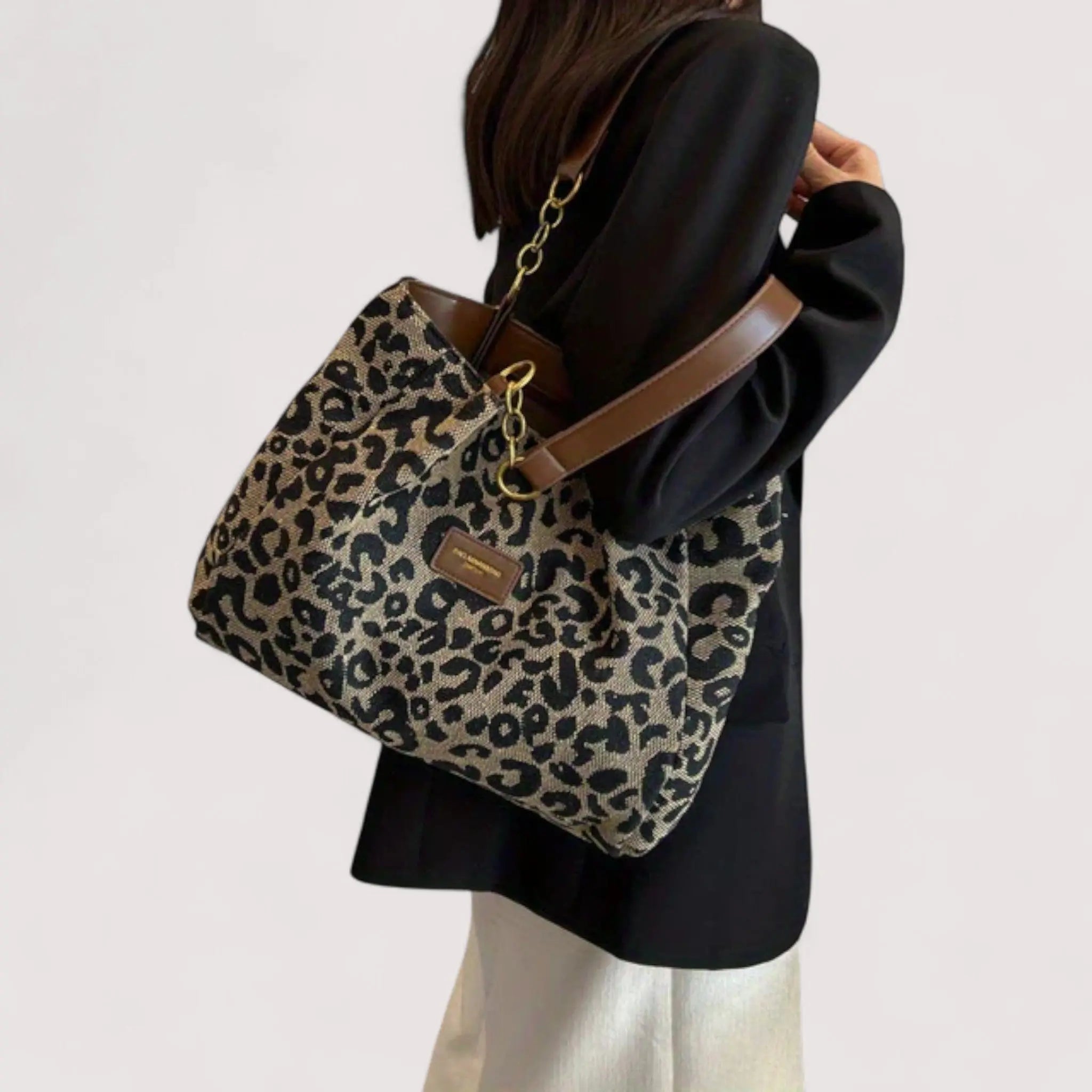 Sac Léopard Camille – la touche parisienne pour vos journées élégantes.