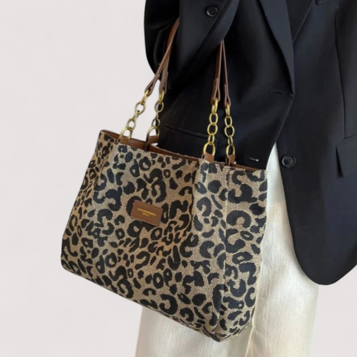 Sac Léopard Camille – la touche parisienne pour vos journées élégantes.
