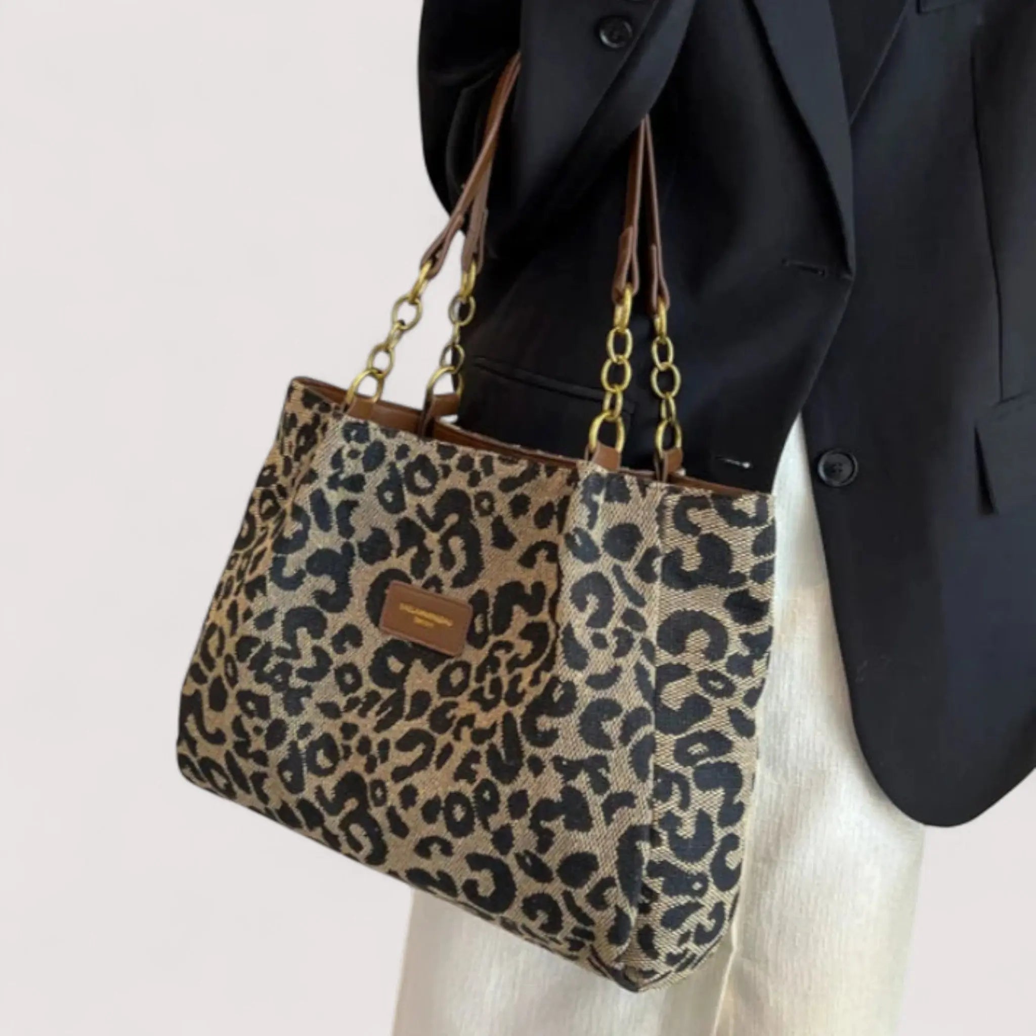 Sac Léopard Camille – la touche parisienne pour vos journées élégantes.